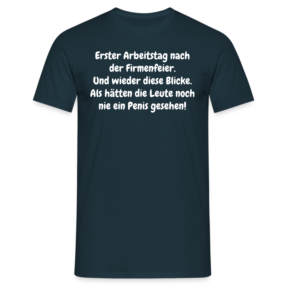 Erster Arbeitstag nach der Firmenfeier. Und wieder diese Blicke. Als hätten die Leute noch nie ein Penis gesehen! - Navy