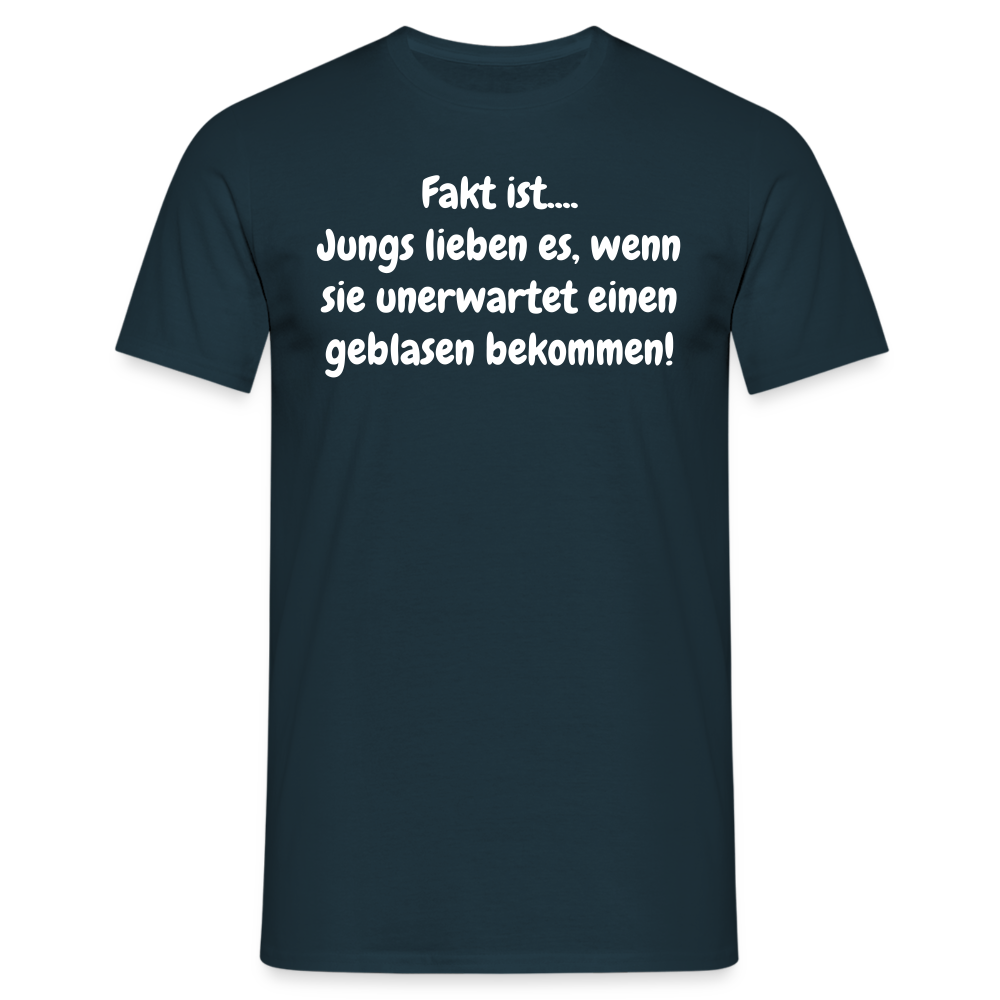 Fakt ist.... Jungs lieben es, wenn sie unerwartet einen geblasen bekommen! - Navy
