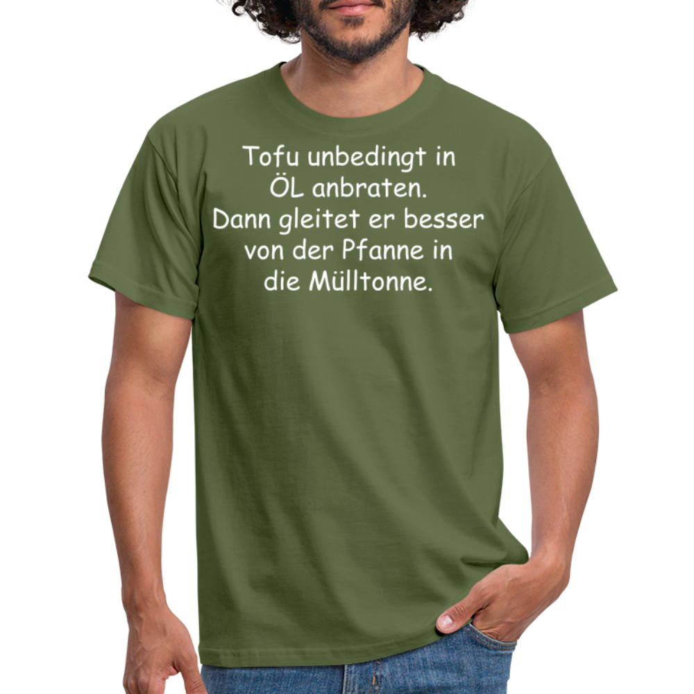 Tofu unbedingt in ÖL anbraten. Dann gleitet er besser von der Pfanne in die Mülltonne. - Militärgrün